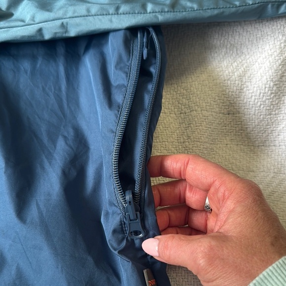 Northwest Territory Blue Windbreaker Jacket with Hood. Size M. Hiking gear - Picture 4 of 8